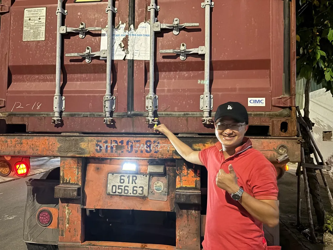 Mark Ton, founder of WINVN INT, at a container loading in Ho Chi Minh City